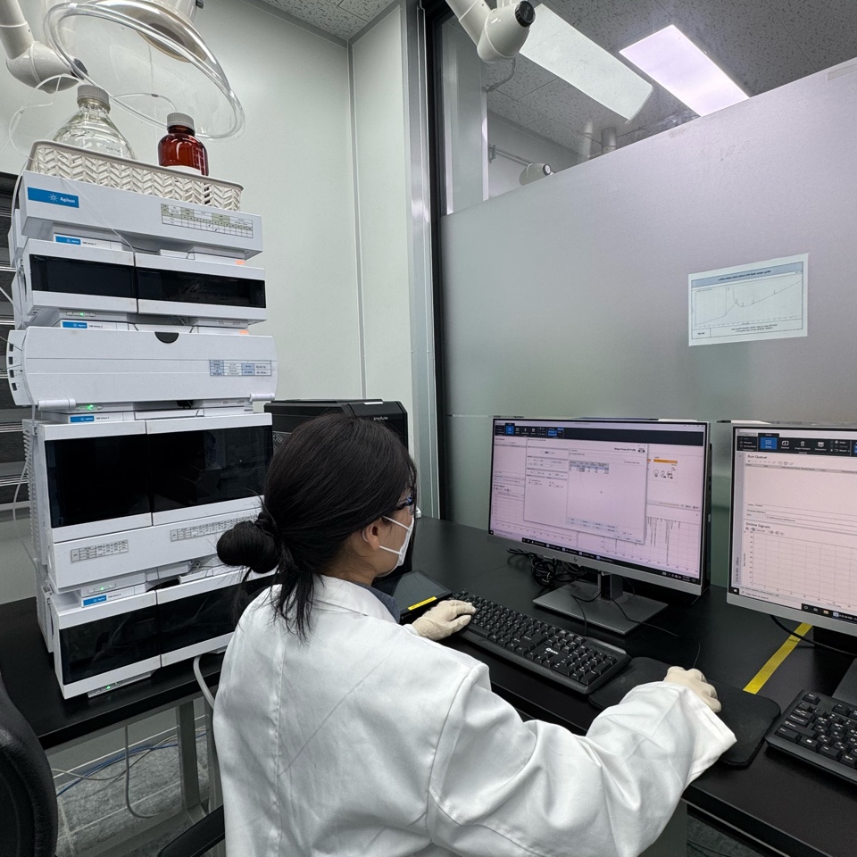 Analysis Center Image 5